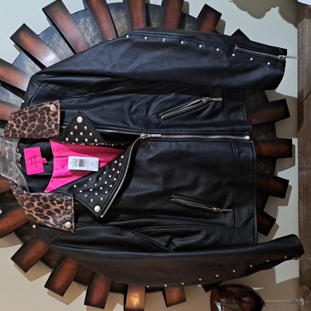 Betsey Johnson For Torrid Black Faux Leather Jacket Leopard Collar  Pink Lining